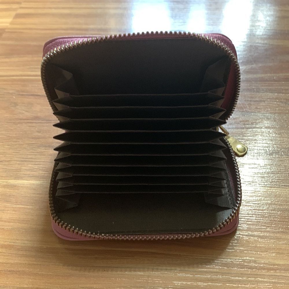 NWOT Card Wallet - Picture 3 of 4